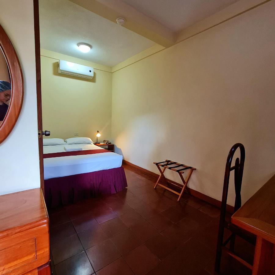 Hotel Austria Леон Екстер'єр фото