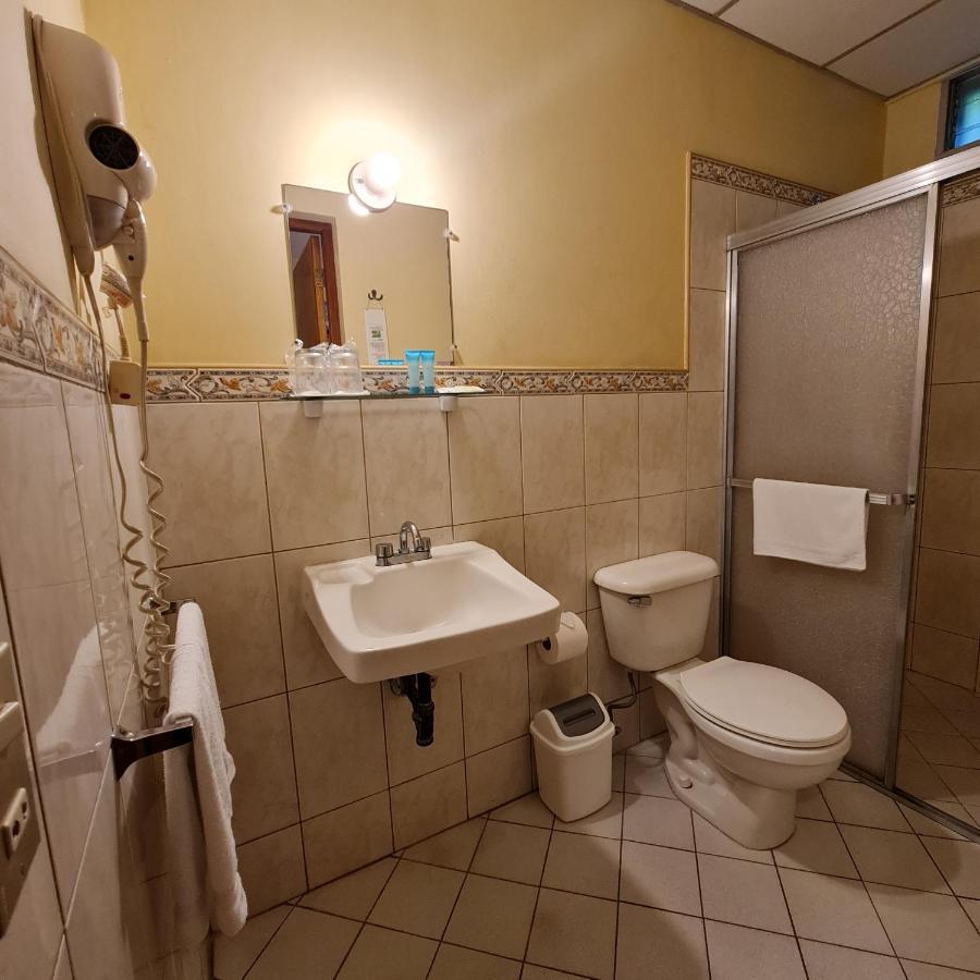 Hotel Austria Леон Екстер'єр фото