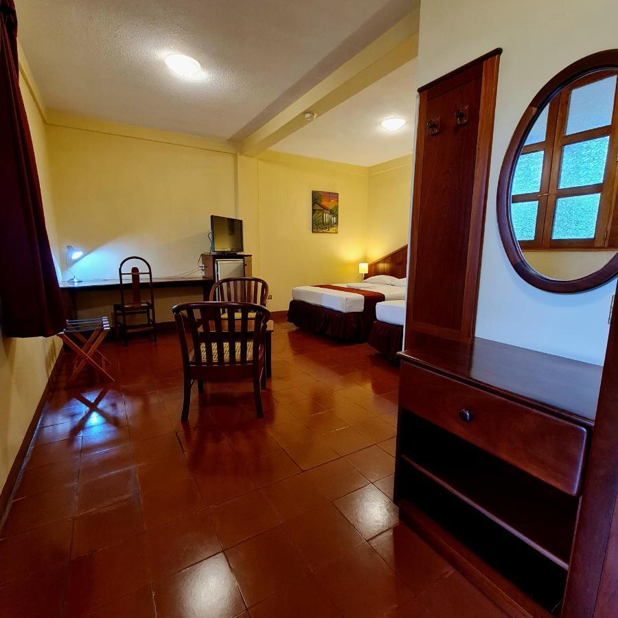 Hotel Austria Леон Екстер'єр фото
