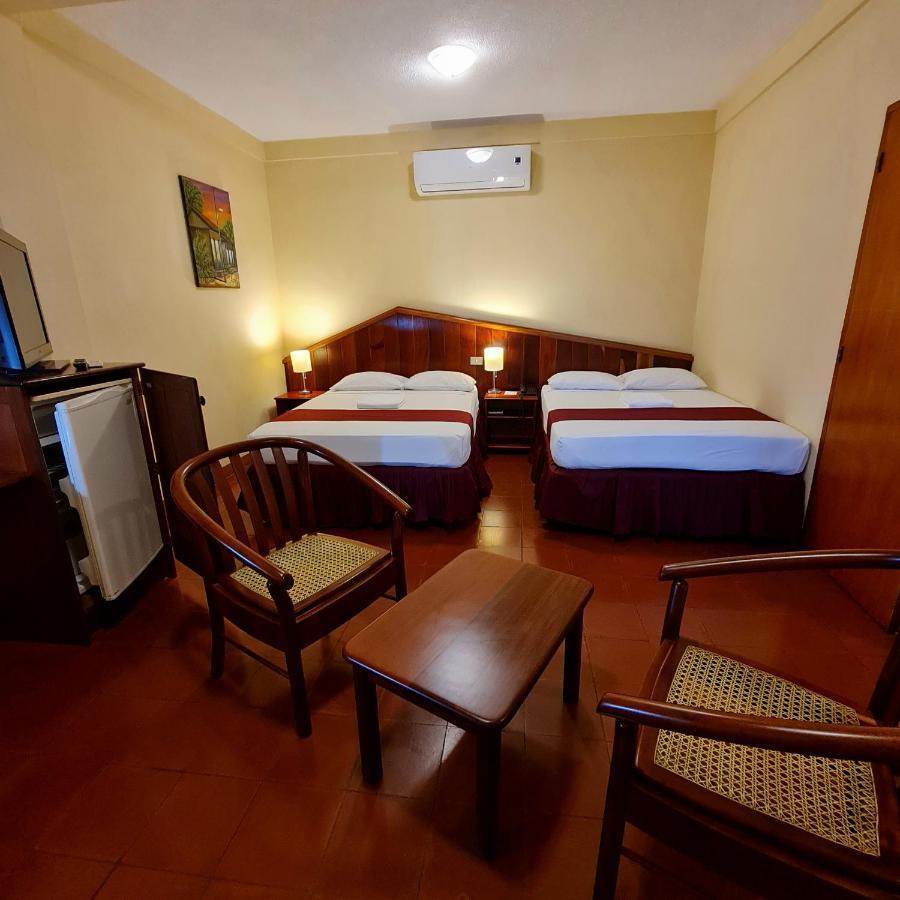 Hotel Austria Леон Екстер'єр фото